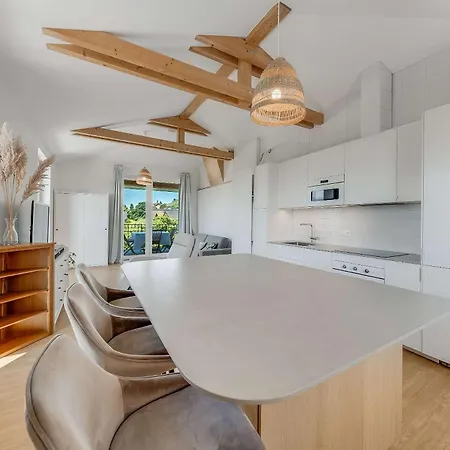 Luxury 5-bedroom With Pool Garden & Geneva Views By Guestlee *