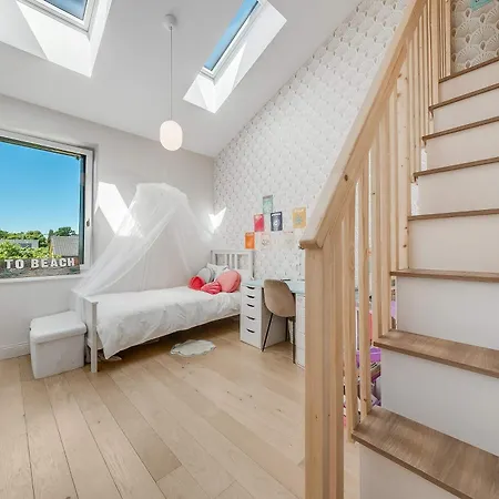 Luxury 5-bedroom With Pool Garden & Geneva Views By Guestlee *