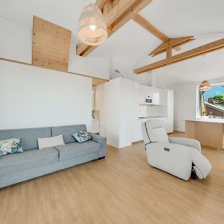 Villa Luxury 5-bedroom With Pool Garden & Geneva Views By Guestlee