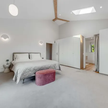 Luxury 5-bedroom With Pool Garden & Geneva Views By Guestlee Villa *