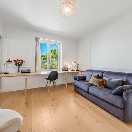 Villa Luxury 5-bedroom With Pool Garden & Geneva Views By Guestlee *