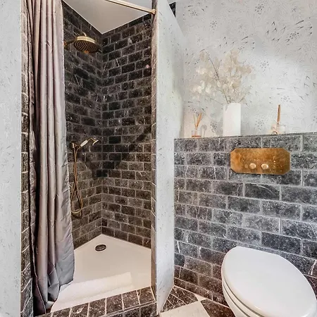 Villa Luxury 5-bedroom With Pool Garden & Geneva Views By Guestlee *