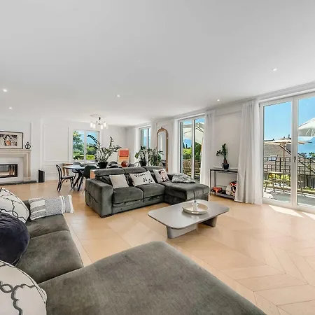 Luxury 5-bedroom With Pool Garden & Geneva Views By Guestlee