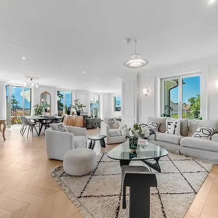 Luxury 5-bedroom With Pool Garden & Geneva Views By Guestlee * Corseaux
