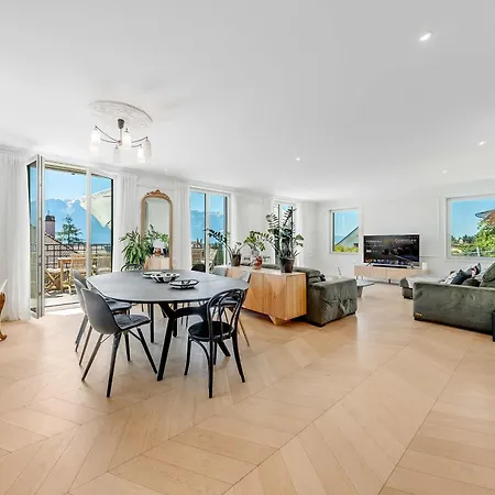 Luxury 5-bedroom With Pool Garden & Geneva Views By Guestlee