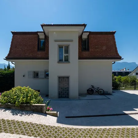 Villa Luxury 5-bedroom With Pool Garden & Geneva Views By Guestlee