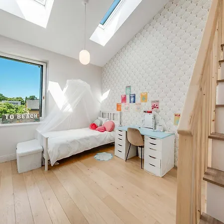 Luxury 5-bedroom With Pool Garden & Geneva Views By Guestlee Villa *