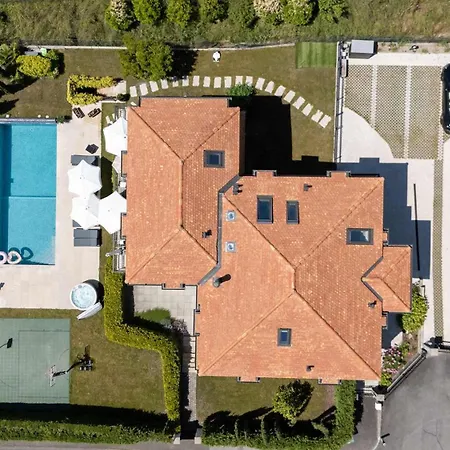 Luxury 5-bedroom With Pool Garden & Geneva Views By Guestlee Villa